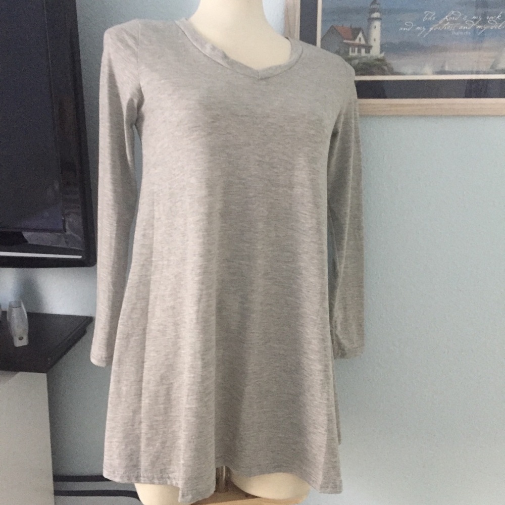 NWOT Gray Lightweight Dress Size Small